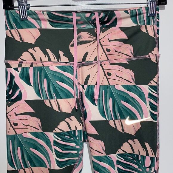 Nike Women's Pink High Waisted Crop Dri Fit Leggings Size Medium - Picture 4 of 11